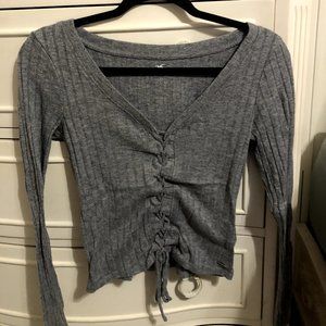 Hollister Medium Cozy Tie-Down Gray Long Sleeve